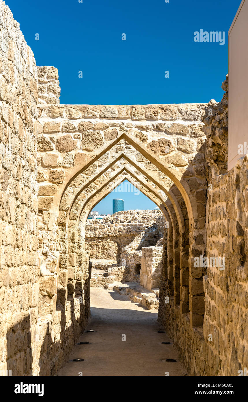 Archway in Bahrain Fort. Un sito Patrimonio Mondiale dell'UNESCO Foto Stock