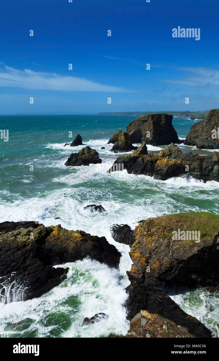 Il litorale della costa di rame Geopark, vicino Bunmahon, nella contea di Waterford, Irlanda Foto Stock