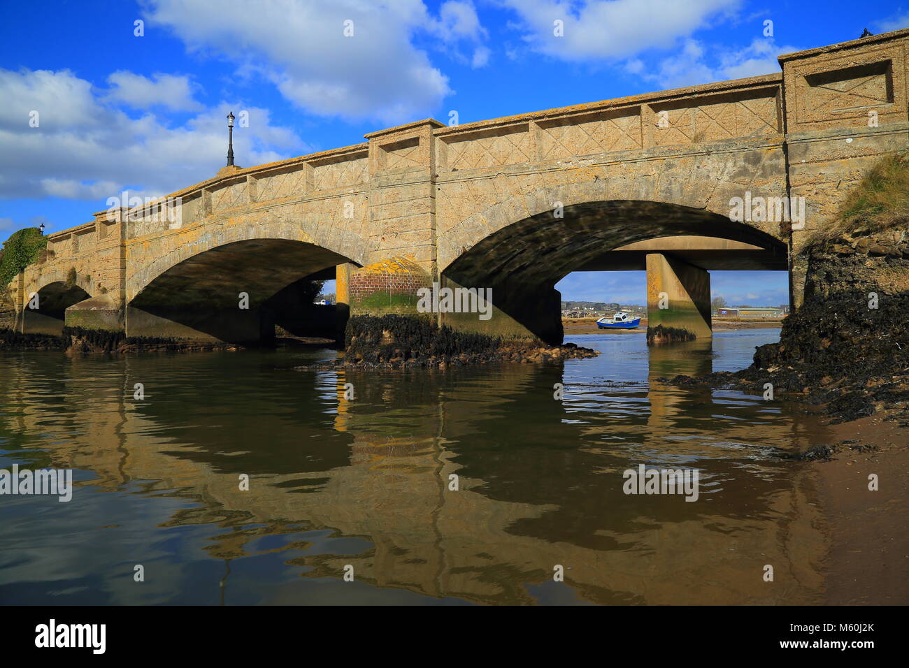 Axmouth Ponte Vecchio è il più antico ponte di cemento in Inghilterra. Progettato dall'ingegnere civile Philip Brannon nel 1877 è elencato Grade II Foto Stock