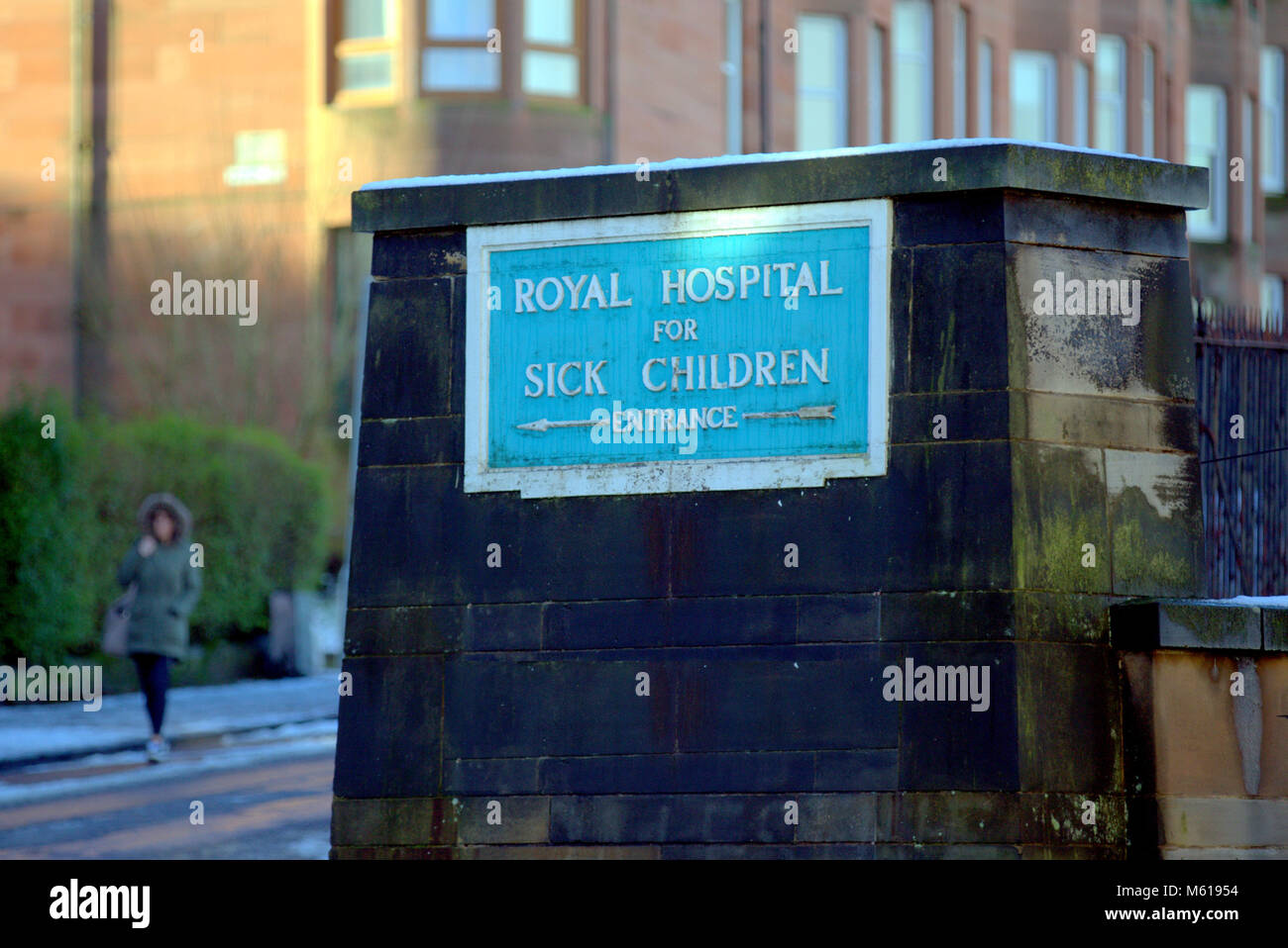 Vecchia strada segno dalnair street e old Dumbarton road per il Royal Hospital for Sick Children che era un NHS Scotland ospedale di Yorkhill, Glasgow Foto Stock