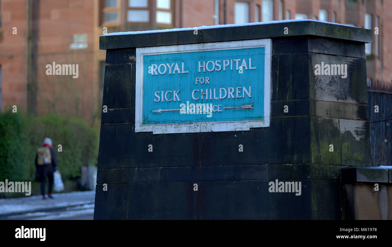 Vecchia strada segno dalnair street e old Dumbarton road per il Royal Hospital for Sick Children che era un NHS Scotland ospedale di Yorkhill, Glasgow Foto Stock