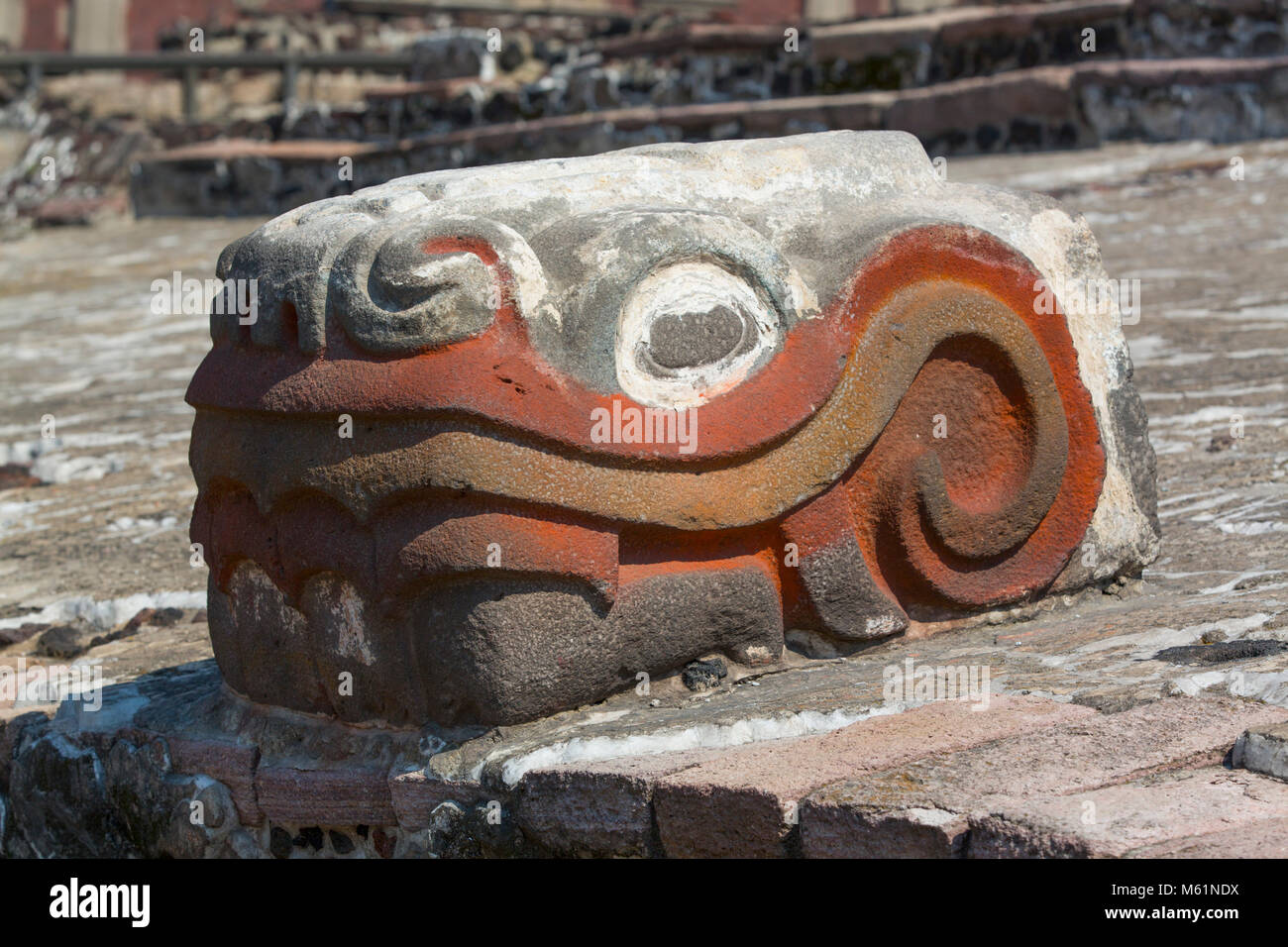 La scultura della testa di serpente, il Templo Mayor, Città del Messico, Messico Foto Stock