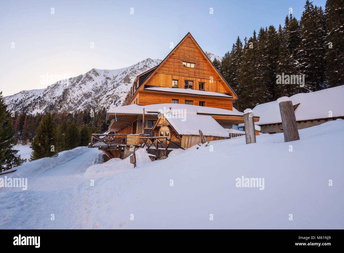 Hotel di montagna Popradske Pleso negli Alti Tatra, Slovacchia Foto Stock