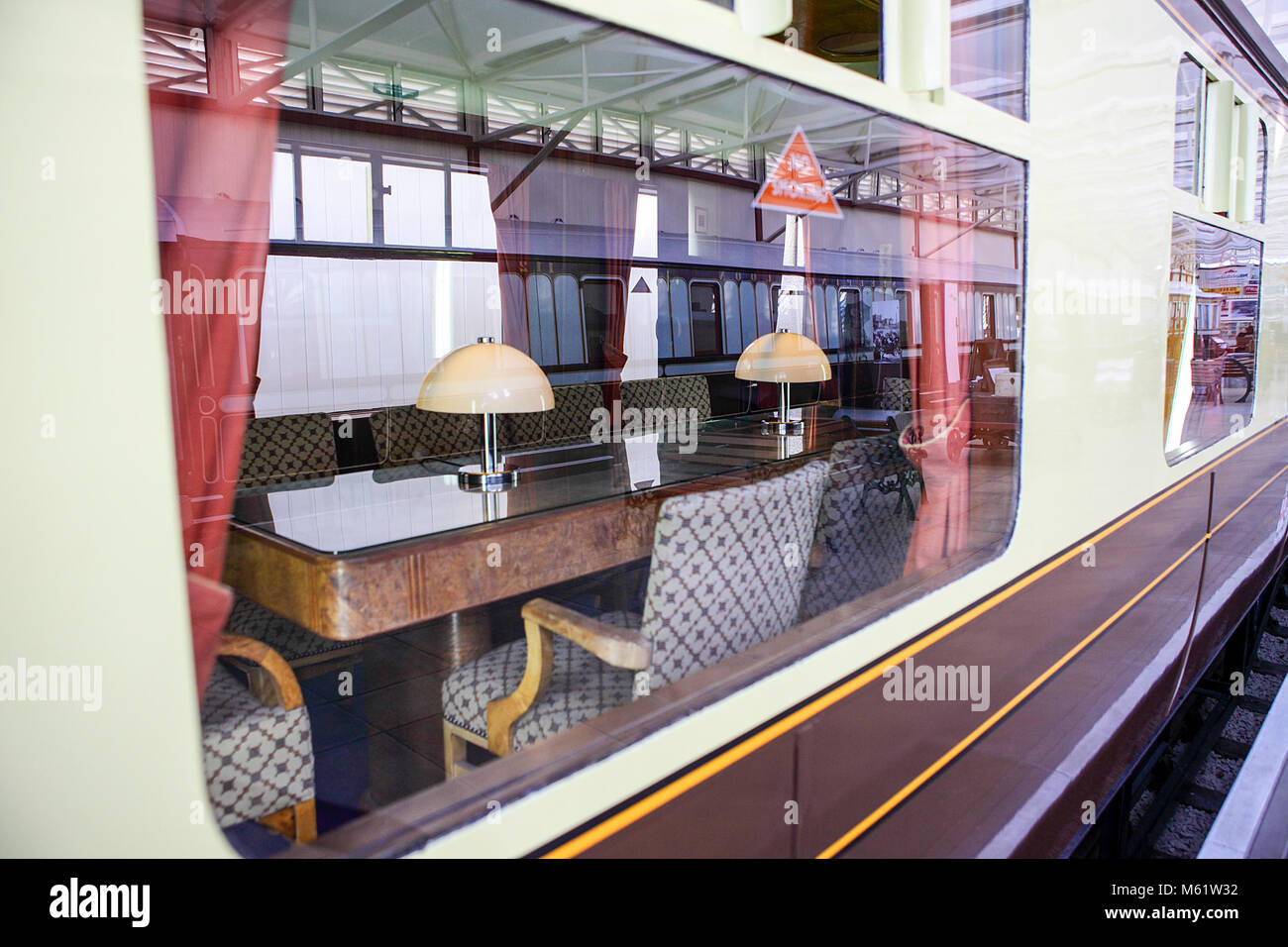 Una delle (26) immagini in questo set rivelando esterni e soprattutto gli aspetti interni della locomotiva a vapore di viaggio in Gran Bretagna. Viaggi di lusso carrelli. Foto Stock