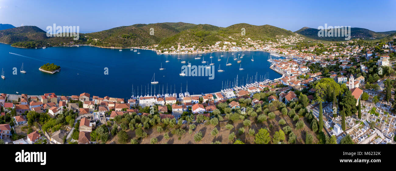 Panoramica aerea di Vathi Ithaca isola in Grecia Foto Stock
