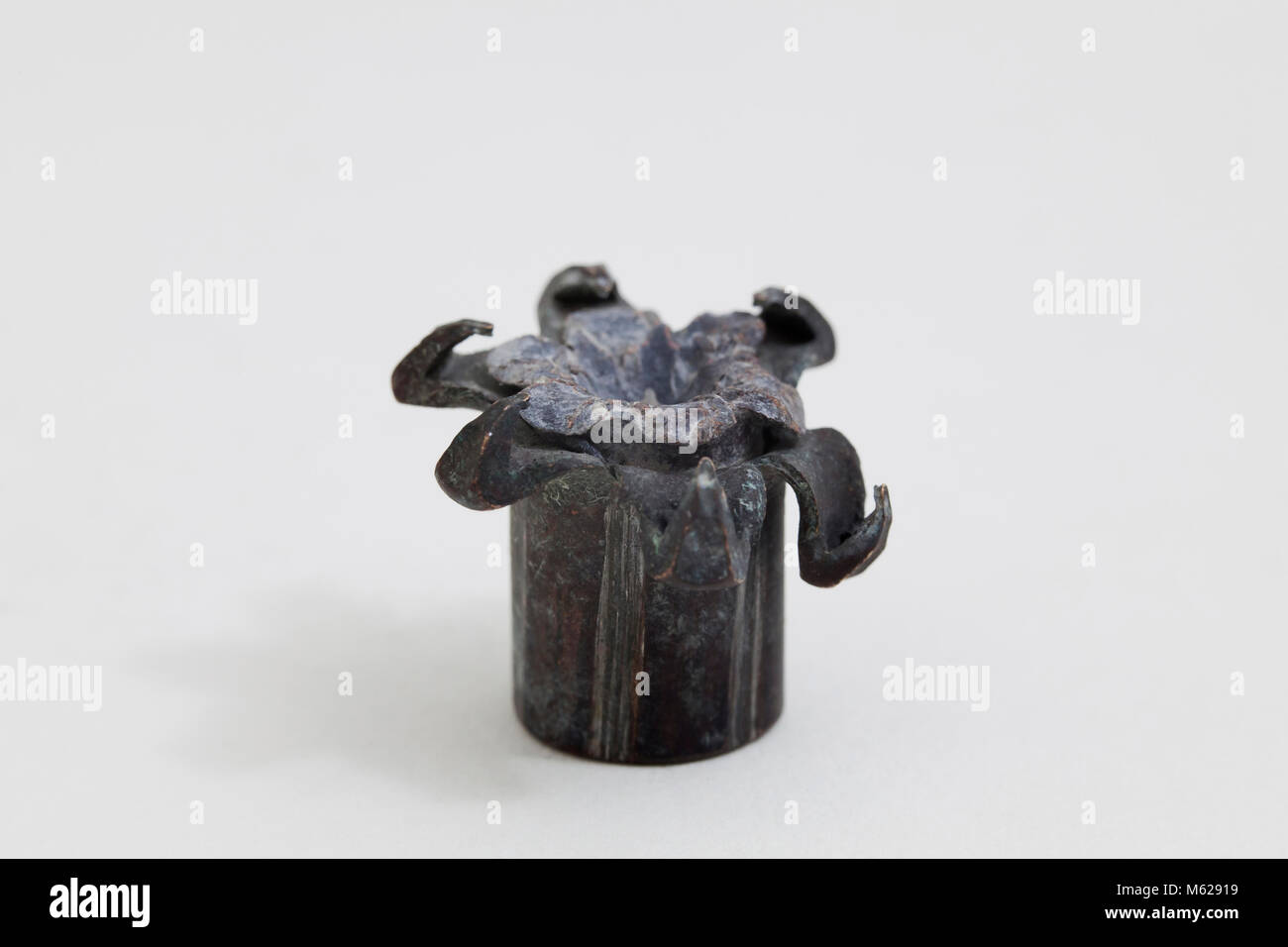 Recuperato proiettile sparato che mostra l'espansione, aka proiettili ad espansione (pallottole dumdum) Foto Stock