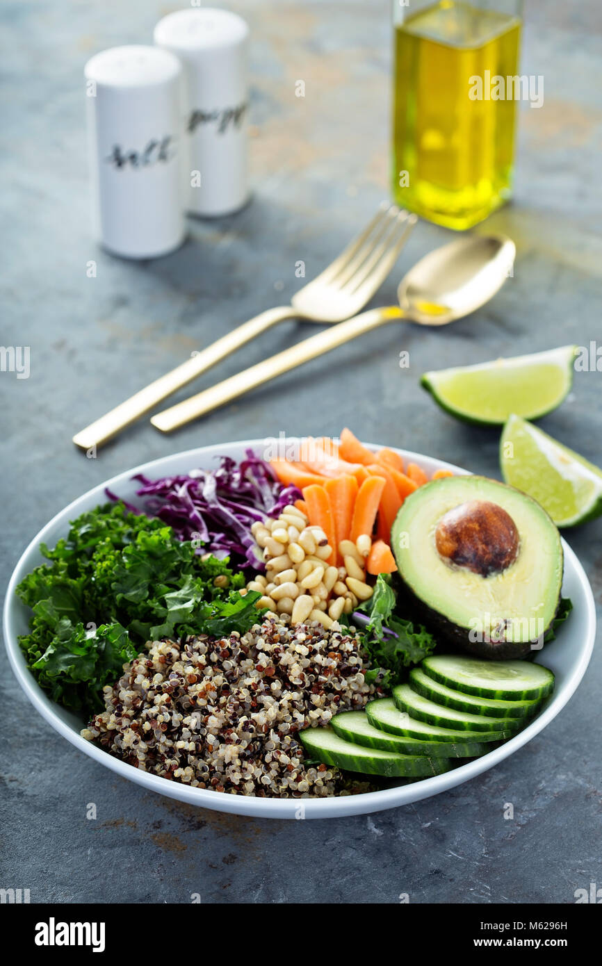 Vegan ciotola con verdure e quinoa Foto Stock