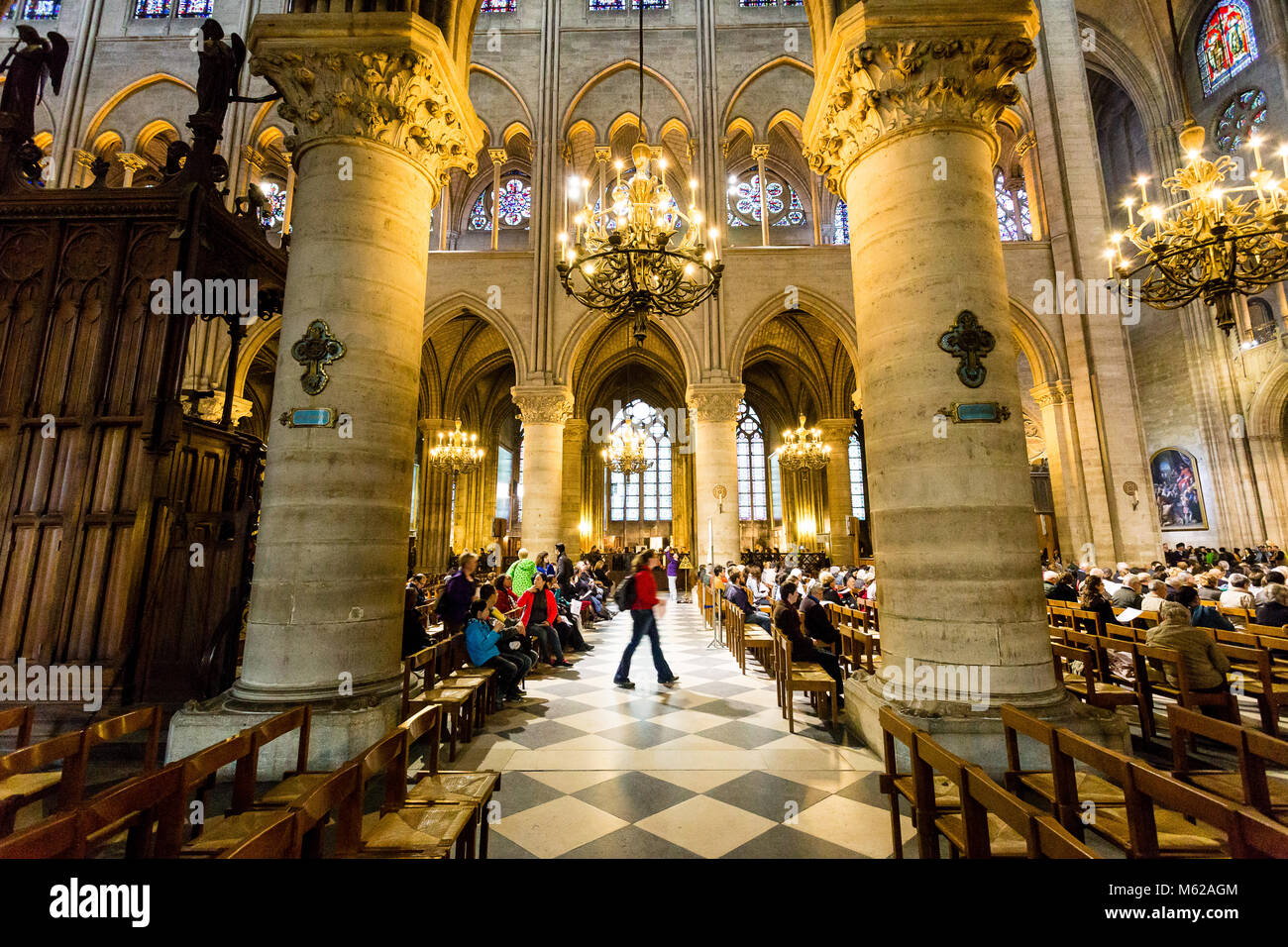 Interno della cattedrale, la cattedrale di Notre-dame de Paris, Parigi Foto Stock