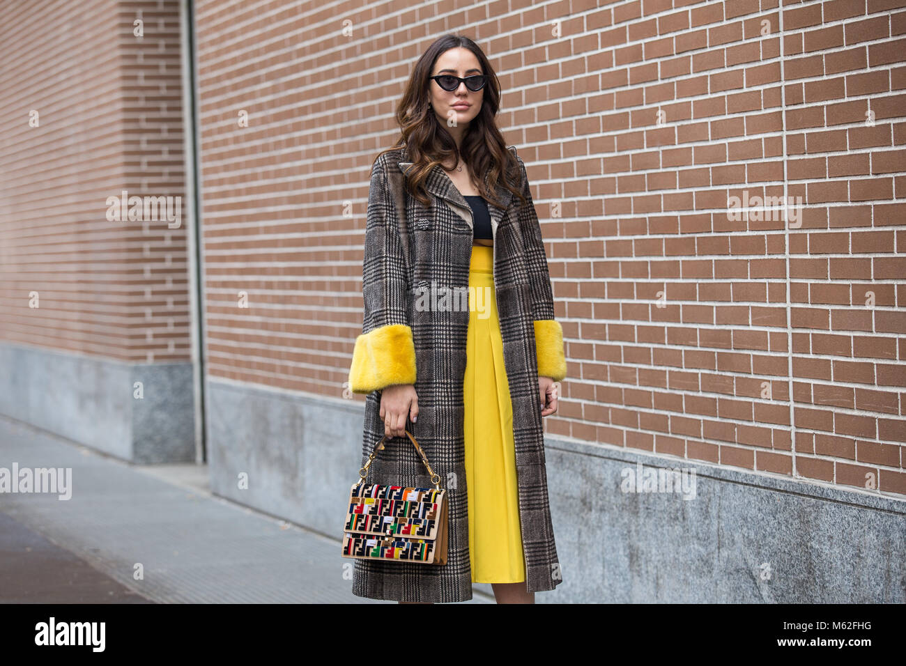 La Fashion Week di Milano FW18 Street Style, Day 2, 22 Febbraio 2018 Foto Stock