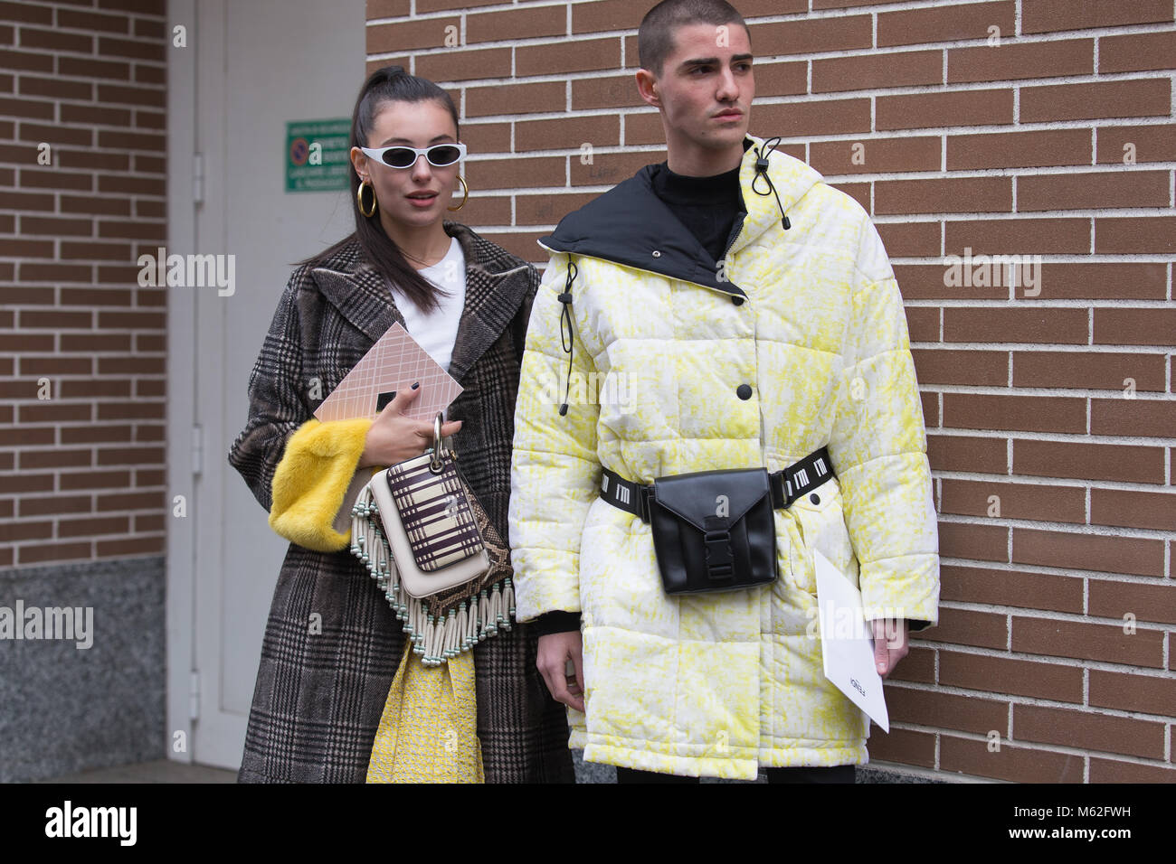 La Fashion Week di Milano FW18 Street Style, Day 2, 22 Febbraio 2018 Foto Stock