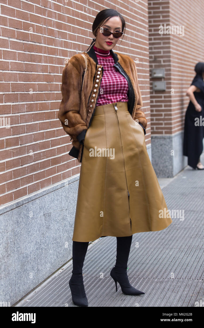 La Fashion Week di Milano FW18 Street Style, Day 2, 22 Febbraio 2018 Foto Stock
