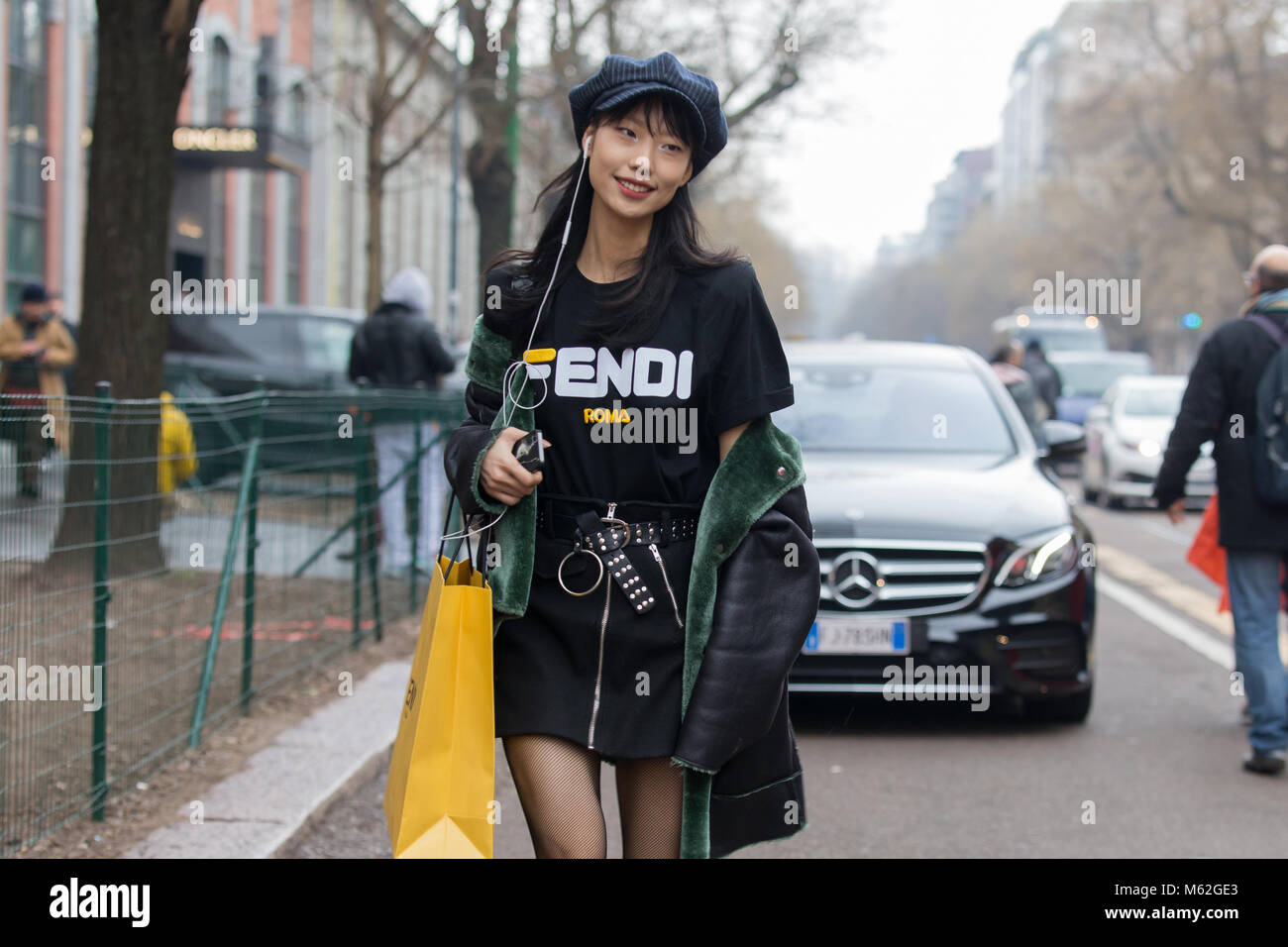 La Fashion Week di Milano FW18 Street Style, Day 2, 22 Febbraio 2018 Foto Stock