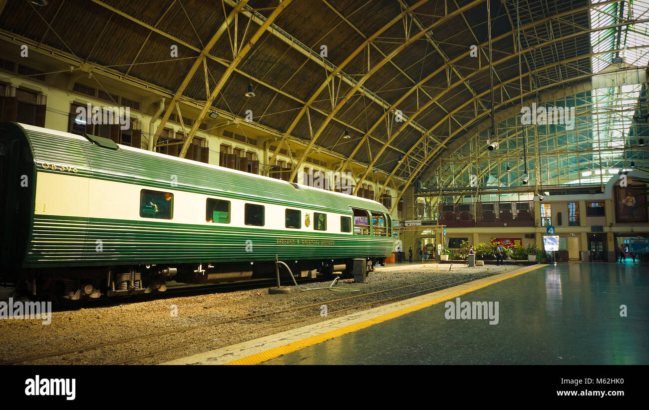 BangkokI, Thailandia - Febbraio 13, 2018: La Eastern & Oriental Express treni di lusso,Bangkok a Singapore in Hua Lamphong stazione ferroviaria Foto Stock