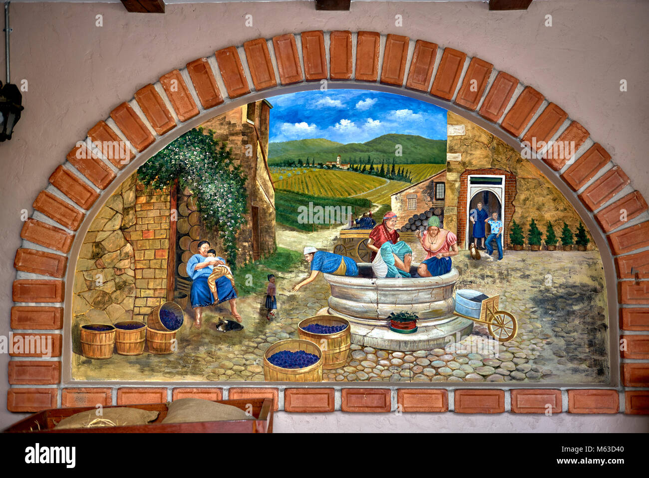 L'arte al muro di un tradizionale villaggio svizzero scena. Scena cortile rurale in Svizzera Foto Stock