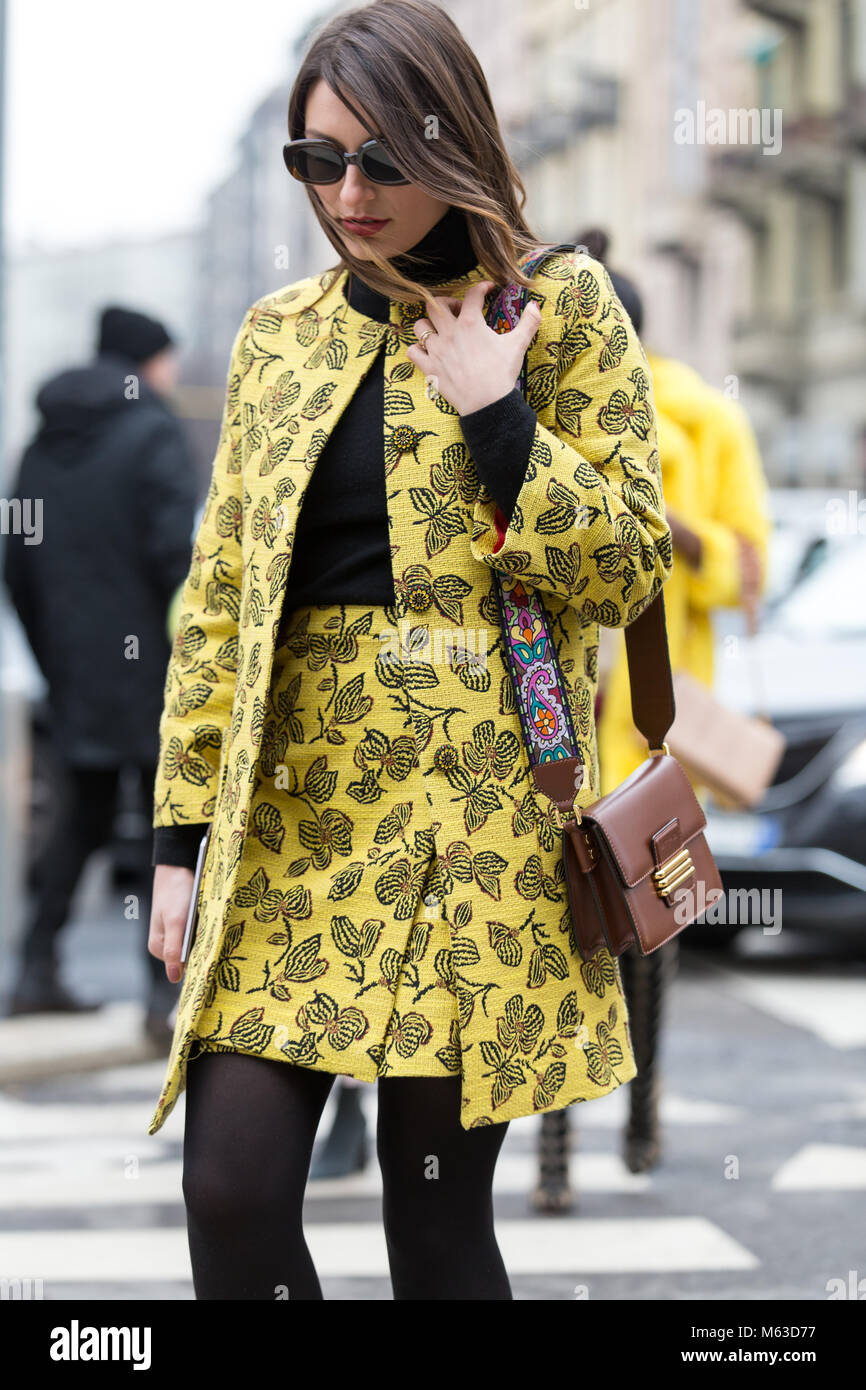 La Fashion Week di Milano FW18 Street Style, giorno 3, 23 Febbraio 2018 Foto Stock