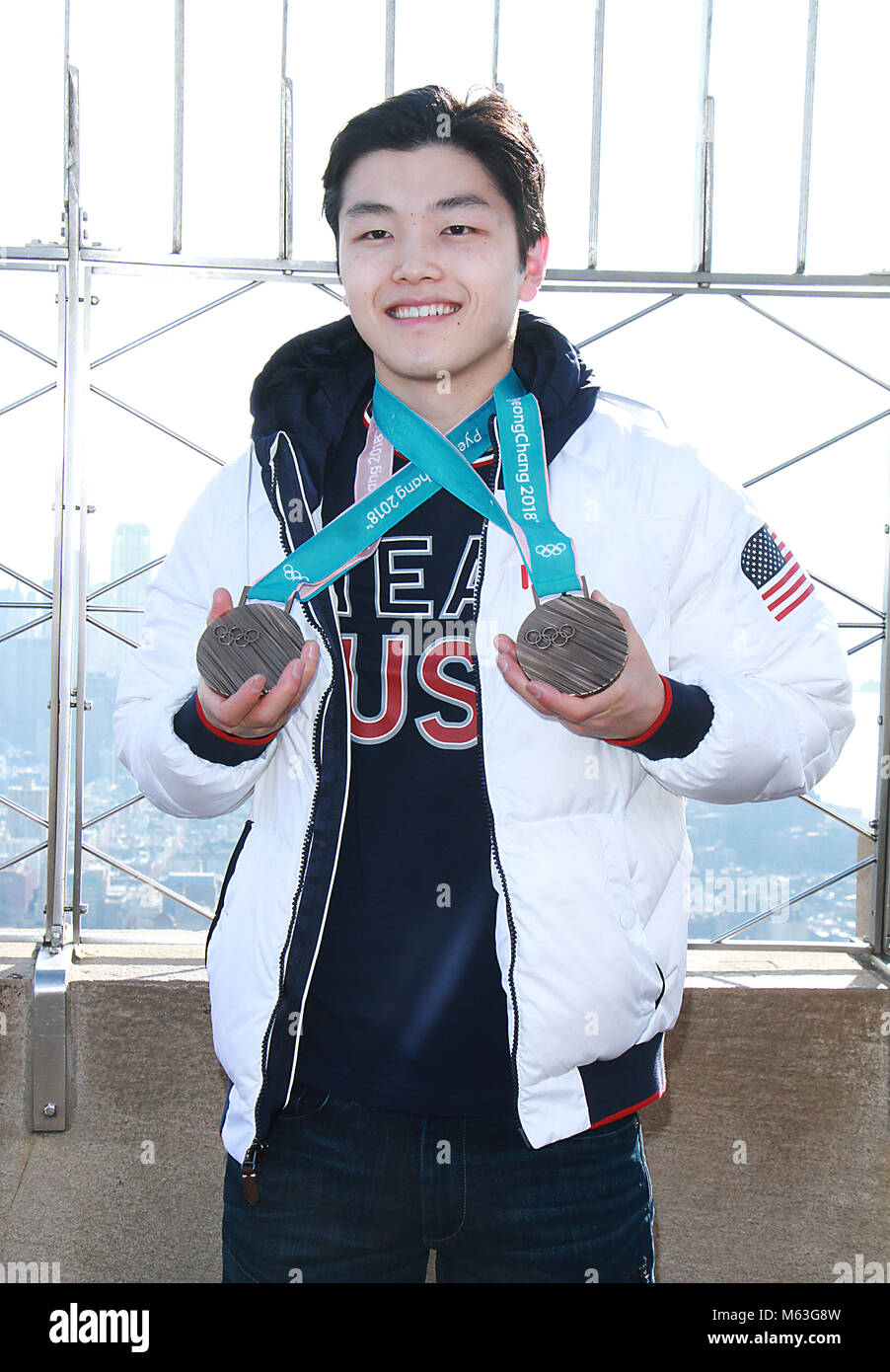 NEW YORK, NY 27 febbraio: Alex Shibutani olimpico medaglia di bronzo vincitore, visite l'Empire State Building il ponte di osservazione in New York City il 27 febbraio 2018 Credit: RW/MediaPunch Foto Stock