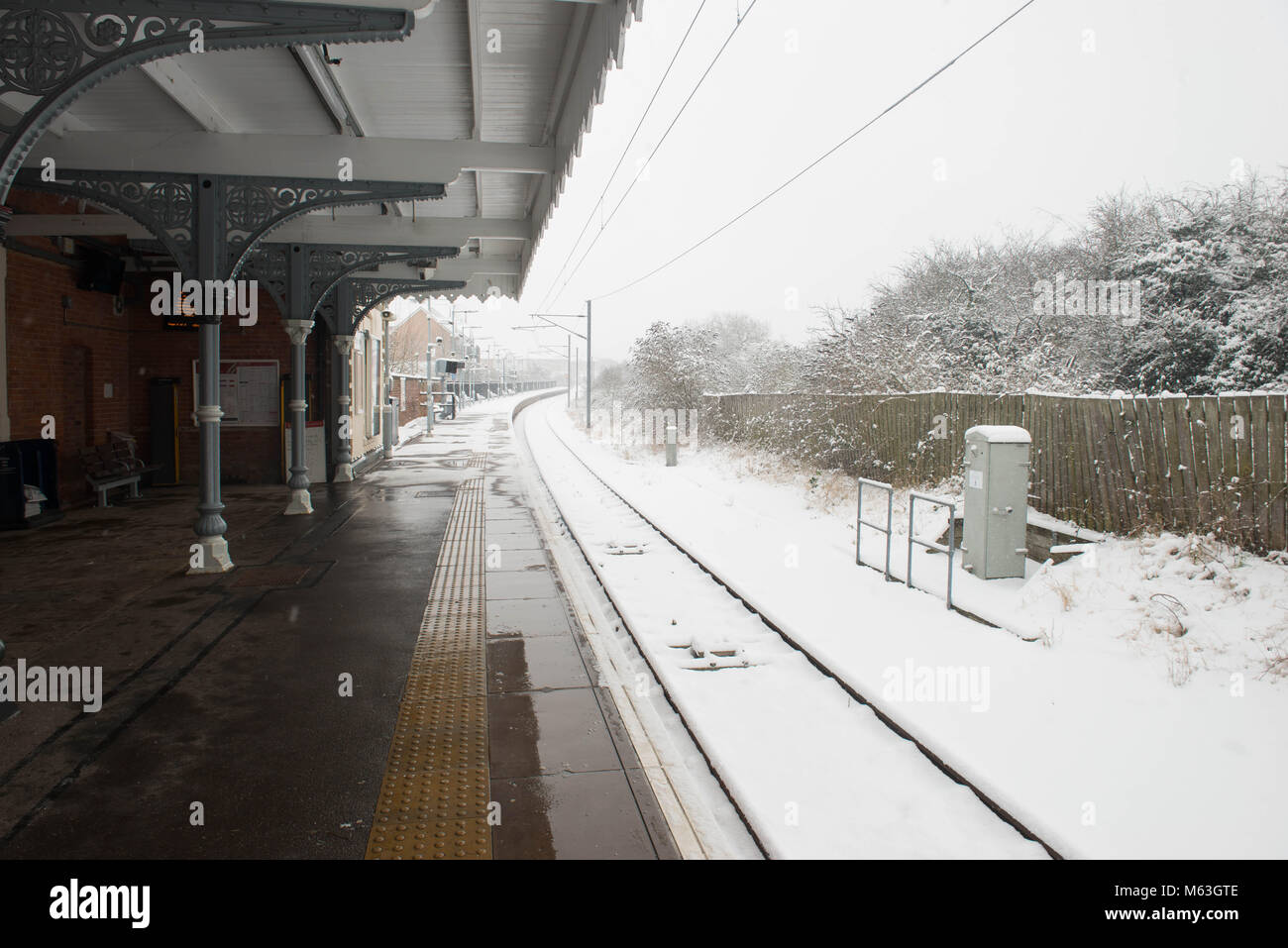 Braintree, Essex, Regno Unito. Il 28 febbraio 2018. I passeggeri dei treni in tutta l'Inghilterra faccia interruzioni diffusa, con molti treni annullata e treni dalla stazione di Braintree annullato. Michael Tubi / Alamy Live News Foto Stock