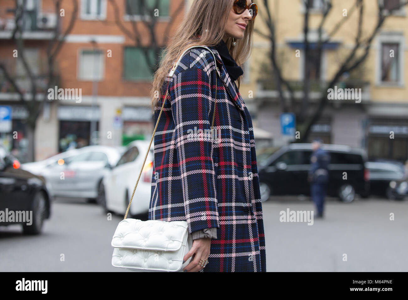 La Fashion Week di Milano FW18 Street Style, giorno 4, 24 Febbraio 2018 Foto Stock