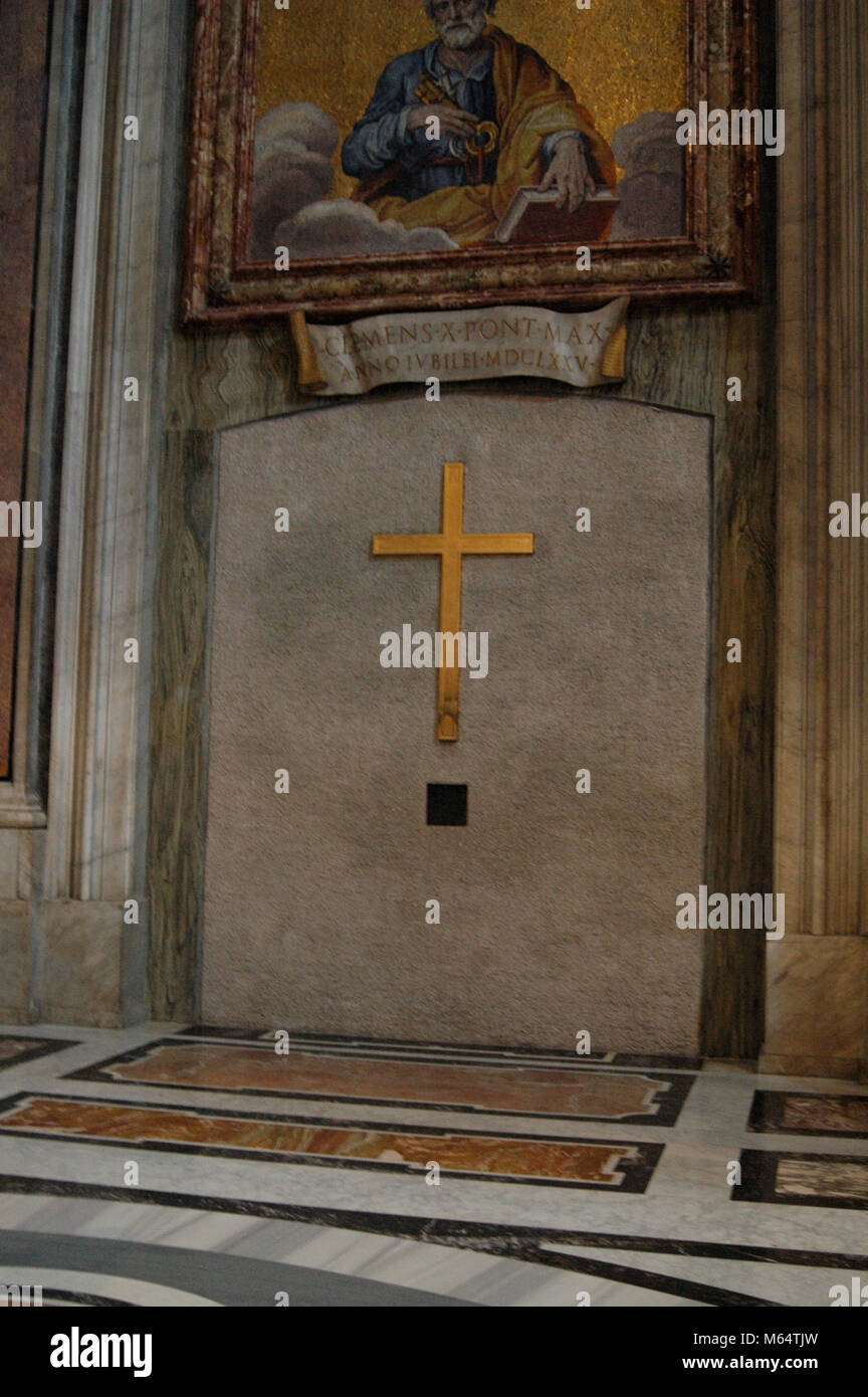 Porta santa aperta solo in un anno santo Basilica di San Pietro a Roma Foto Stock