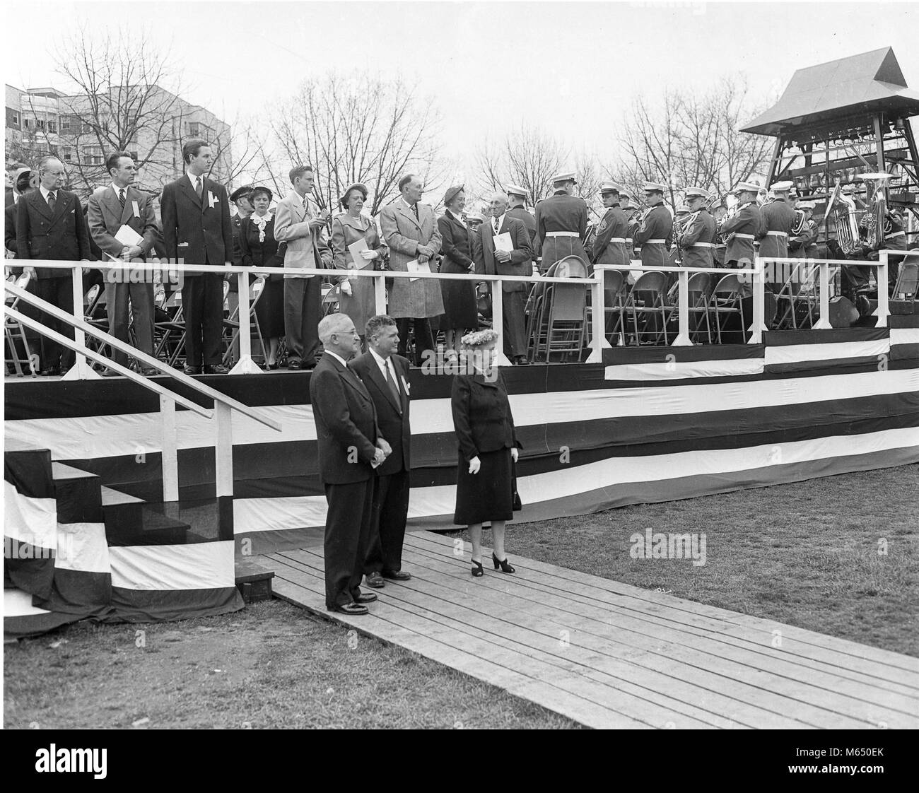 Fotografia del Presidente Harry Truman alla cerimonia di Carillon, Washington DC, Stati Uniti, 4 aprile 1952. Immagine cortesia archivi nazionali. () Foto Stock