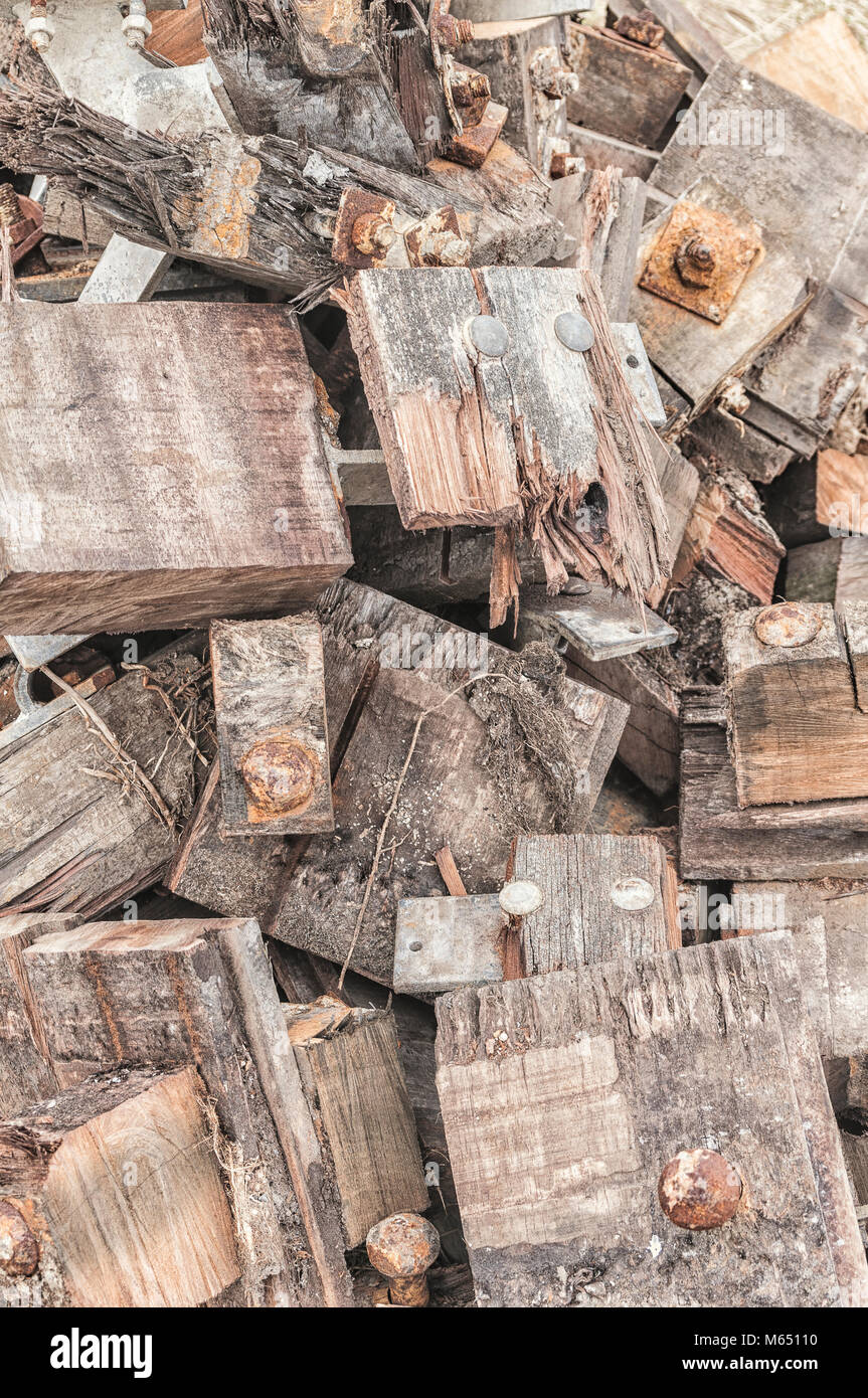 Travi di legno grezzo immagini e fotografie stock ad alta