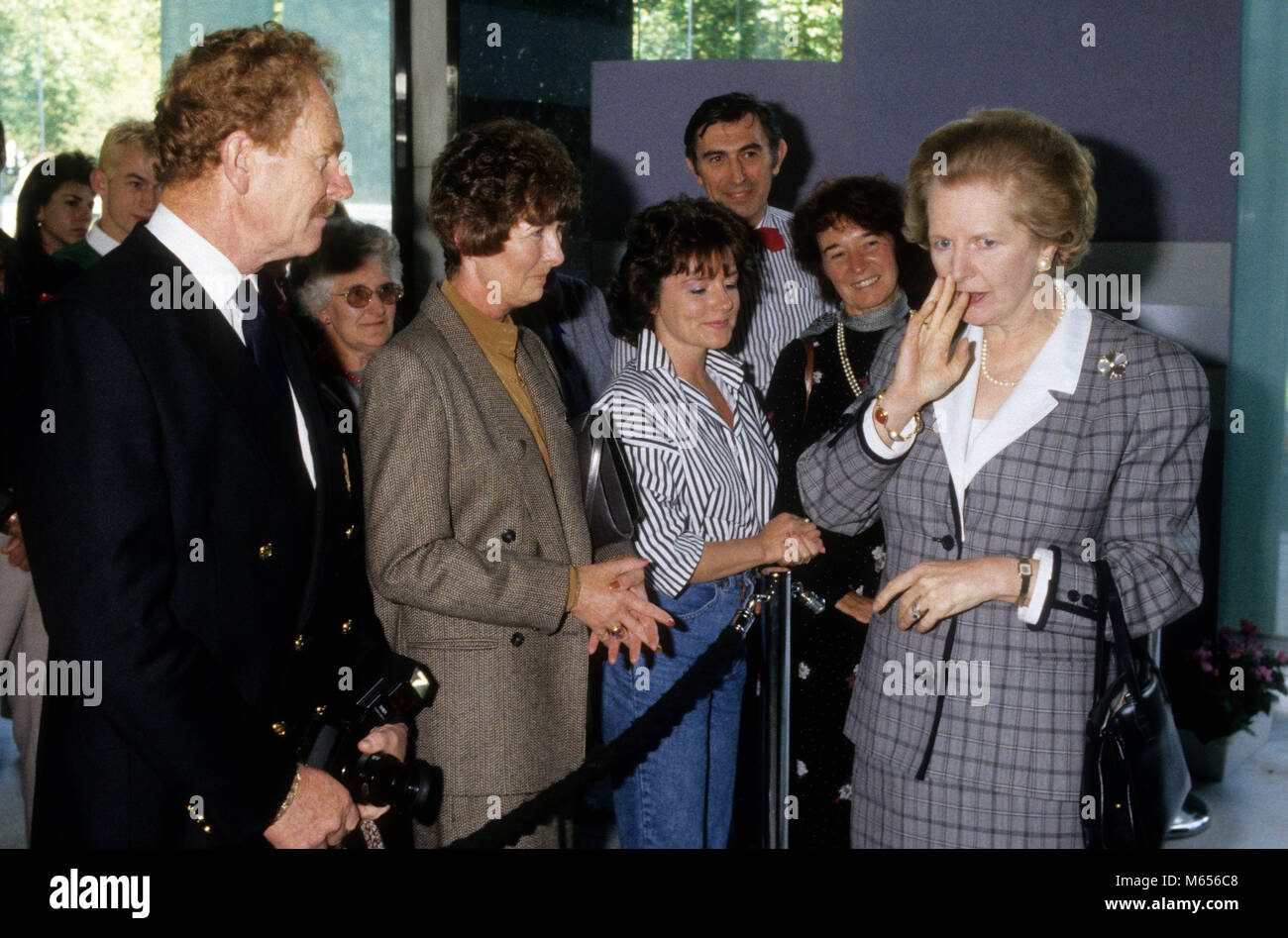 Il primo ministro inglese Margaret Thatcher a Radio Times Enterprise Awards per le piccole e medie imprese 1987 Foto Stock