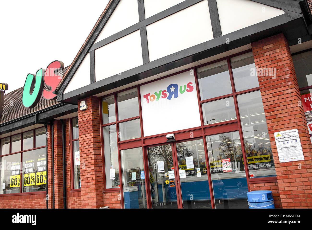 Toys R Us a Shrewsbury, uno di molti dei loro negozi in amministrazione. Foto Stock