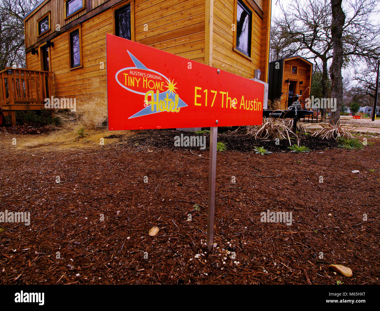 Originale Casa Piccolo hotel di Austin, Texas, consente alle persone di esperienza e di sentire che cosa è come vivere in un piccolo spazio. Situato in un parco del rimorchio, minuscolo case sono più piccoli e più simile a casa. I costi di oltre $100 a notte. E può ospitare quattro persone include una cucina completa. Foto Stock