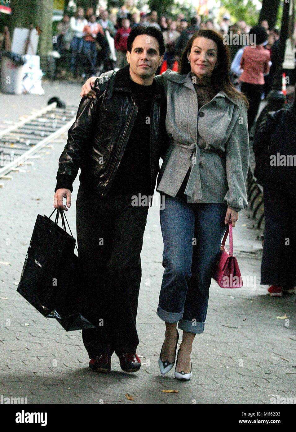 New York City 2003 FILE FOTO KRITIN DAVIS E MARIO CANTONE foto da John Barrett-Il PHOTOlink Foto Stock