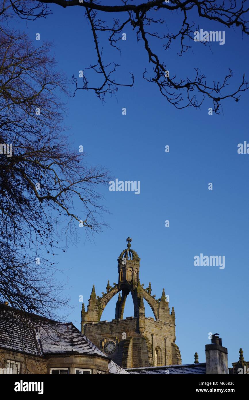 Il Crown Tower della Cappella del King's College, Università di Aberdeen. Antica Università Scozzese. Su una soleggiata giornata invernale. Vecchia Aberdeen, Regno Unito. Foto Stock