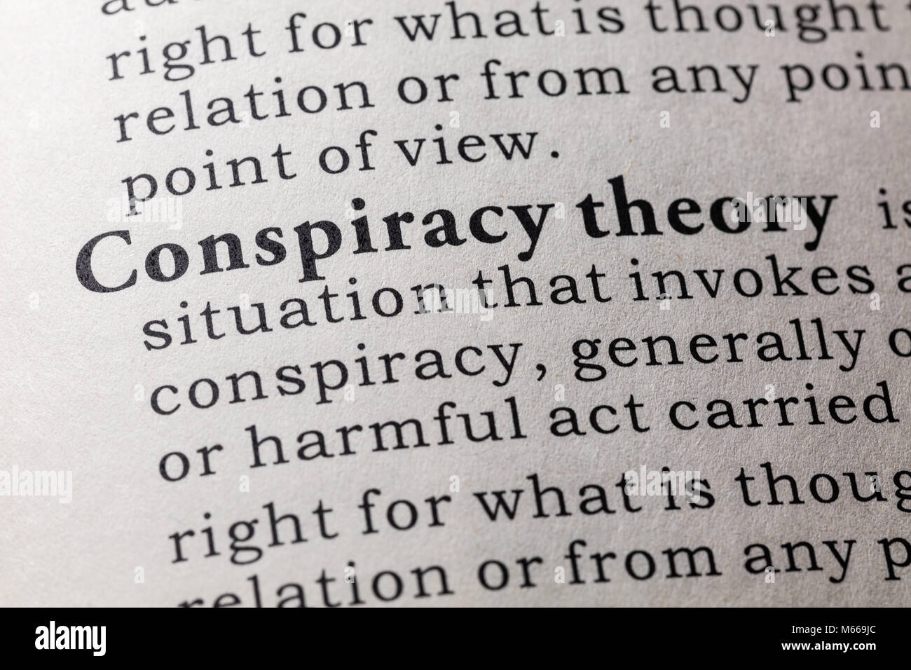 Fake Dizionario, definizione del dizionario della parola teoria cospirativa. comprendente i principali parole descrittive. Foto Stock