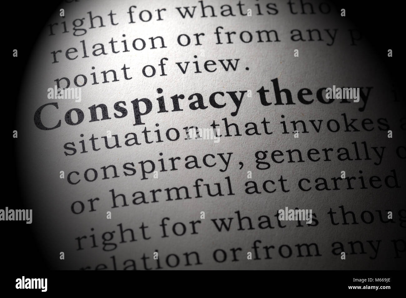 Fake Dizionario, definizione del dizionario della parola teoria cospirativa. comprendente i principali parole descrittive. Foto Stock