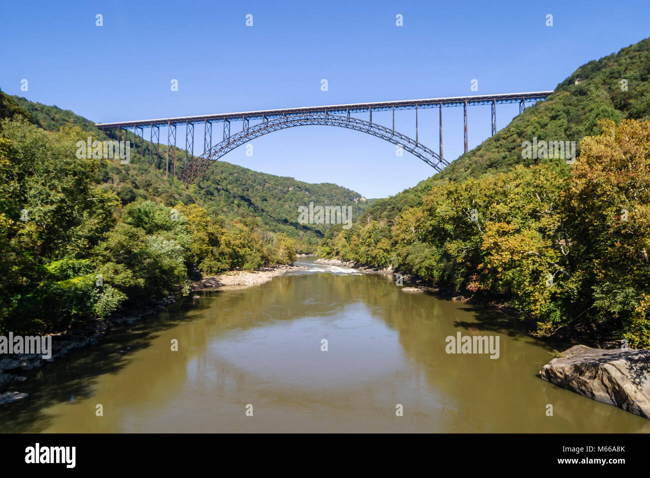 West Virginia, Appalachia Fayette County, Fayetteville, New River Gorge National River, acqua, affluente, New River Gorge Bridge, cavalcavia, collegamento, se Foto Stock