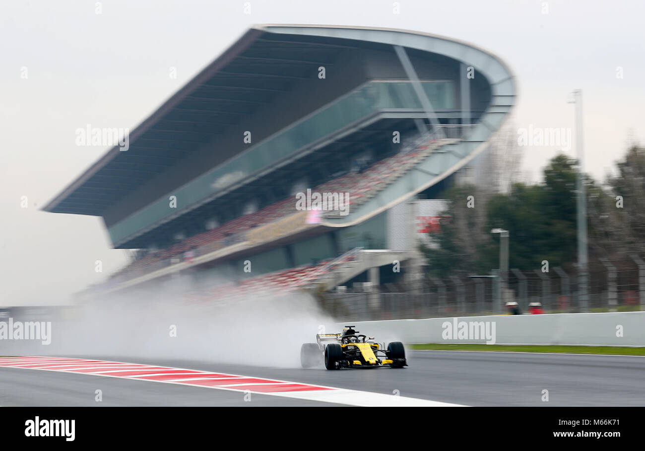 La Renault Niko Hulkenberg durante la quattro giorni di test pre-stagione sul circuito de Barcelona-Catalunya, Barcellona. Foto Stock