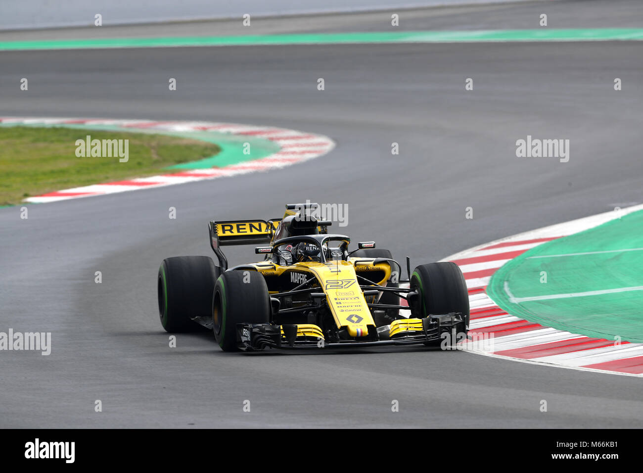 La Renault Niko Hulkenberg durante la quattro giorni di test pre-stagione sul circuito de Barcelona-Catalunya, Barcellona. Foto Stock