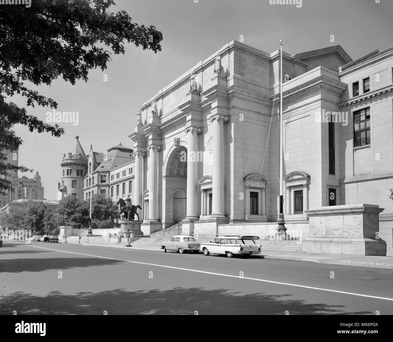 Anni Cinquanta anni sessanta al Museo Americano di Storia Naturale CENTRAL PARK WEST MANHATTAN NEW YORK CITY USA - r5719 KRU001 HARS in vecchio stile Foto Stock