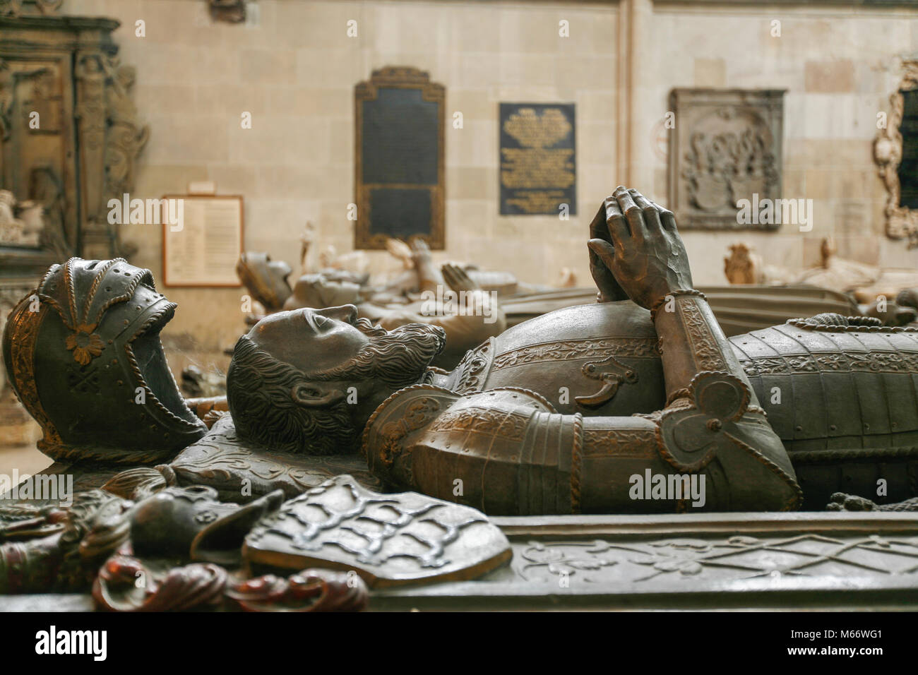 Chiesa collegiata, luogo di sepoltura nel coro, Tübingen, Baden Württemberg, Germania Foto Stock