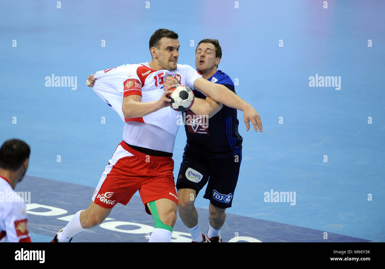 CRACOV, Polonia - 19 gennaio 2016: Uomini EHF European Handball Federation EURO 2016 Cracovia Tauron Arena Polonia Francia o/p: Michal Jurecki Kentin Mahe Foto Stock