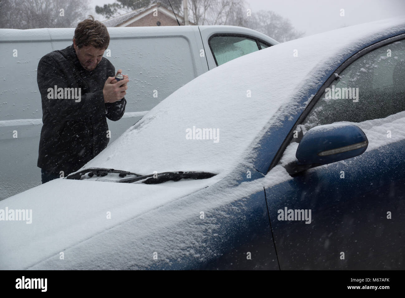 Il cosiddetto 'Bestia da est' soffia nel sud ovest del Regno Unito portando la nevicata provocando gravi perturbazioni giovedì 1 marzo 2018 Foto Stock