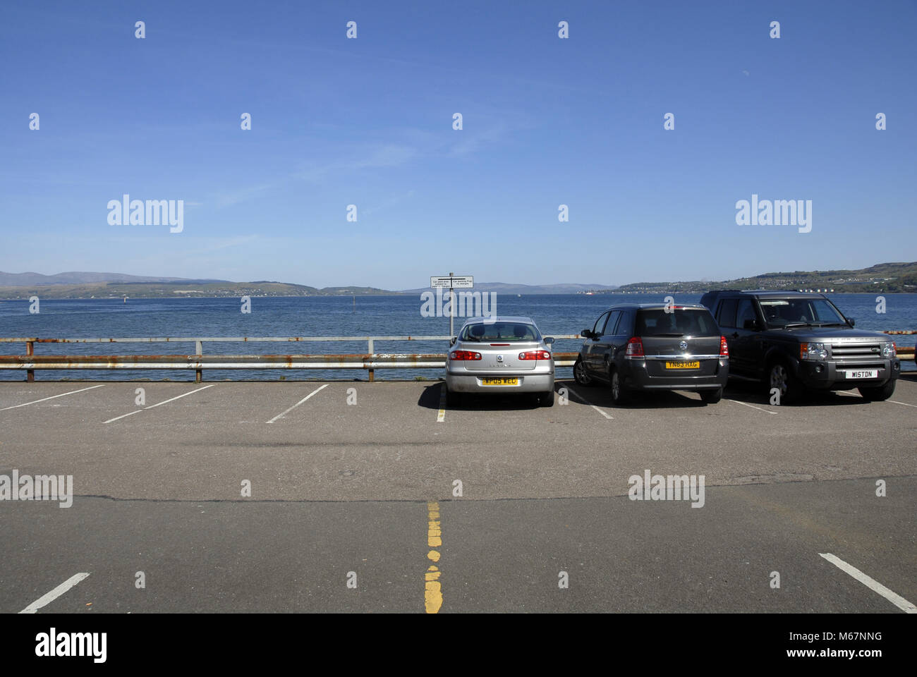 Parcheggio auto con diverse aree per pagare e parcheggio gratuito, Dunoon Foto Stock