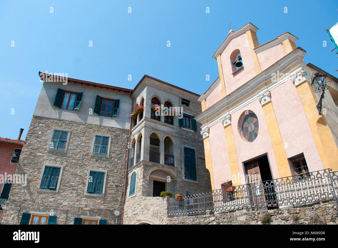 Borgo medievale in montagna, Apricale Provincia di Imperia, Liguria, Italia Foto Stock