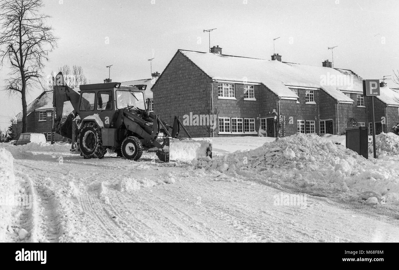 Wotton-under-Edge, Gloucestershire, coperto di neve da blizzard di 1982. Foto Stock