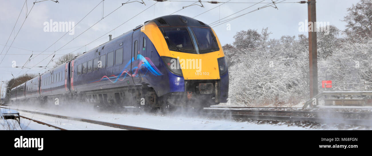 In inverno la neve, 180102 primo scafo treni, East Coast Main Line Railway, Peterborough, CAMBRIDGESHIRE, England, Regno Unito Foto Stock