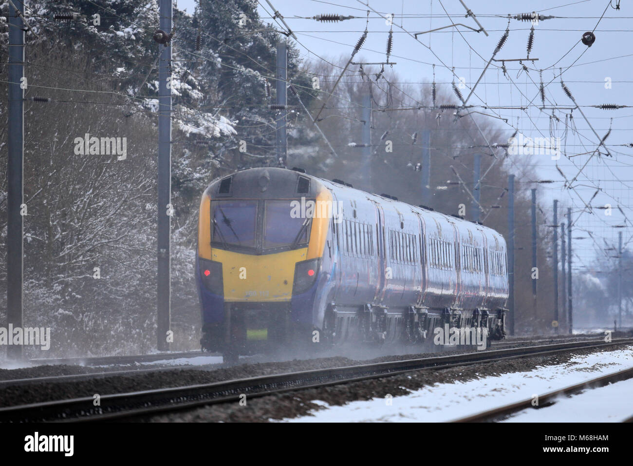 In inverno la neve, 180113 primo scafo treni, East Coast Main Line Railway, Peterborough, CAMBRIDGESHIRE, England, Regno Unito Foto Stock