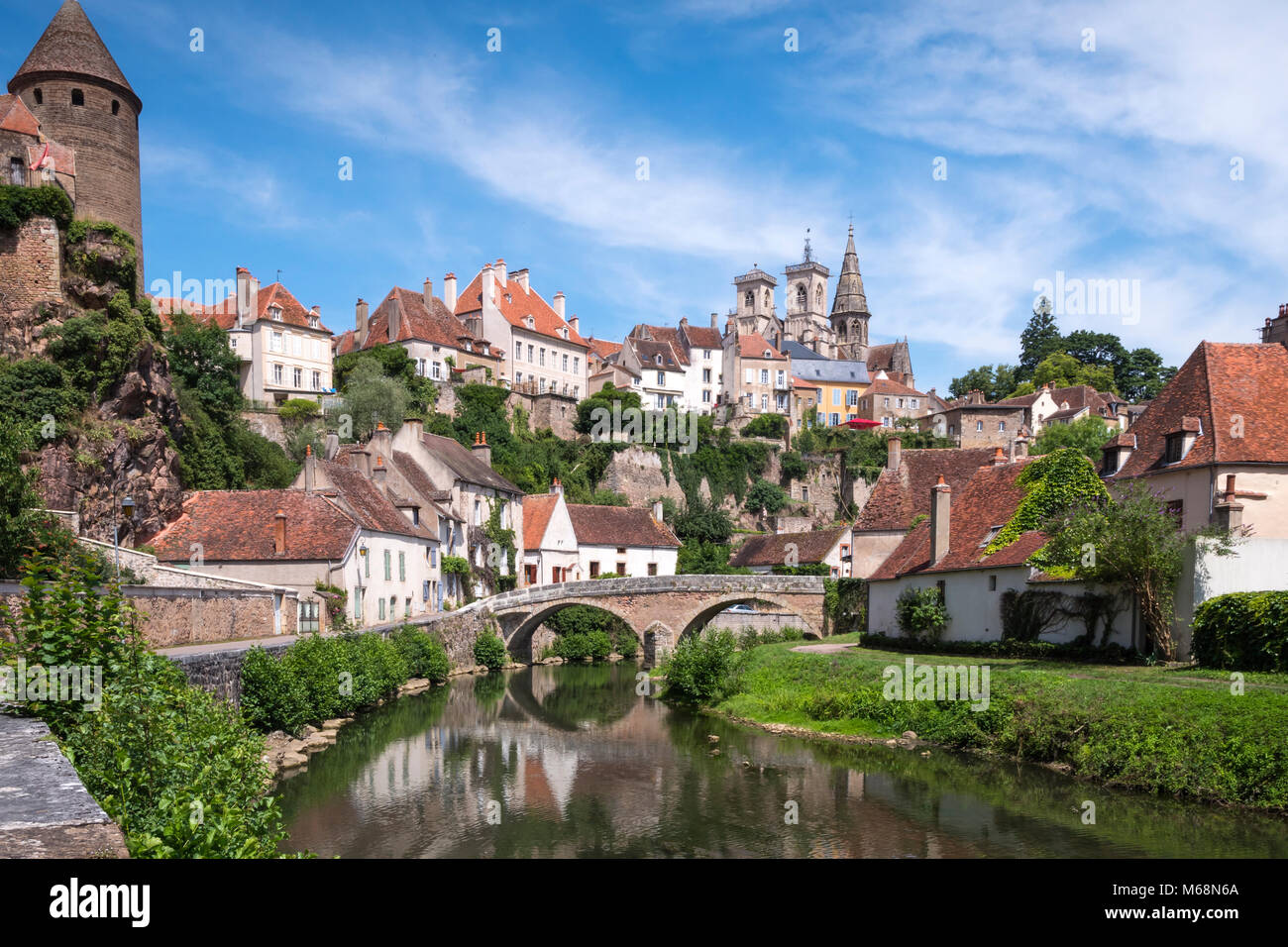 Semur-en-Auxois Côte-d'Or Bourgogne-Franche-Comte Francia Foto Stock