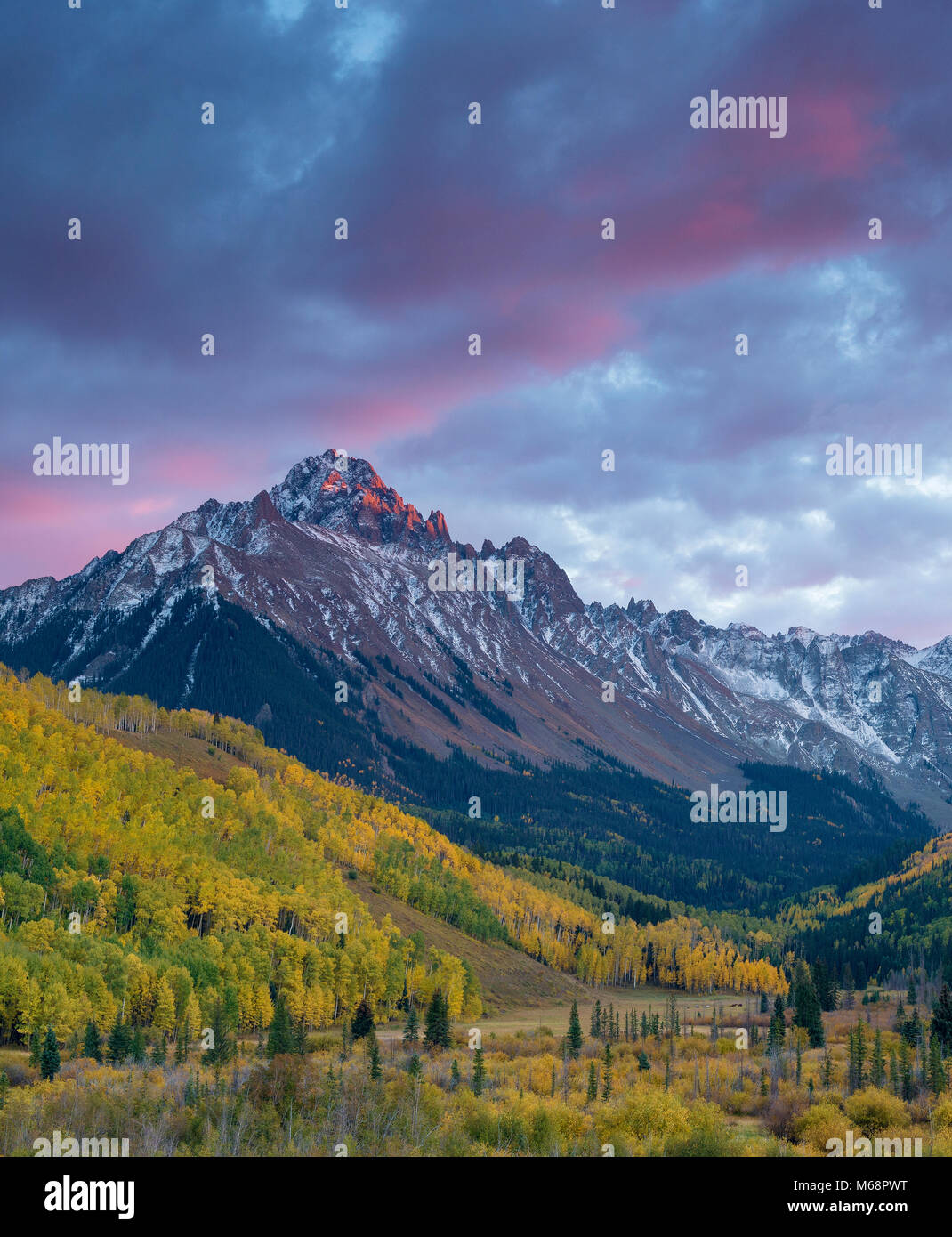 Tramonto, Aspen, Mount Sneffels, Dallas dividere, Uncompahgre National Forest, Colorado Foto Stock