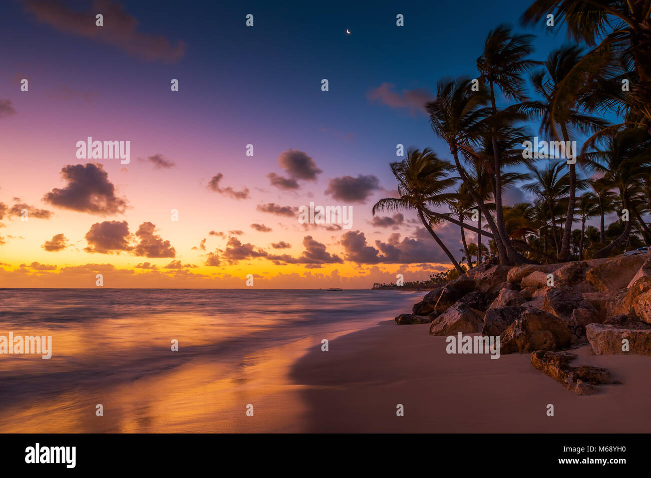 Spiaggia di Punta Cana all'alba nella Repubblica Dominicana. Foto Stock