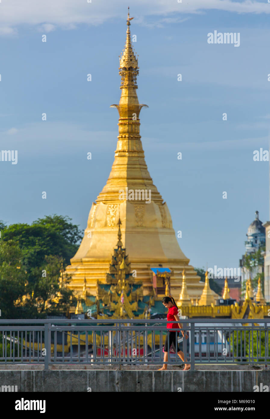 Yangon, Myanmar - Settembre 29, 2016: Sule Pagoda di Yangon, Myanmar Foto Stock