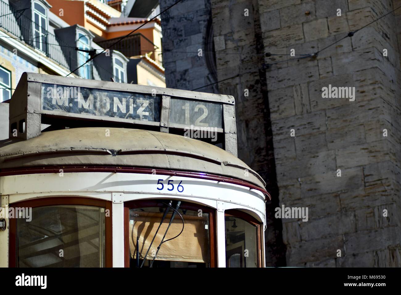Dettaglio di un tram tradizionale nel centro di Lisbona, Portogallo Foto Stock
