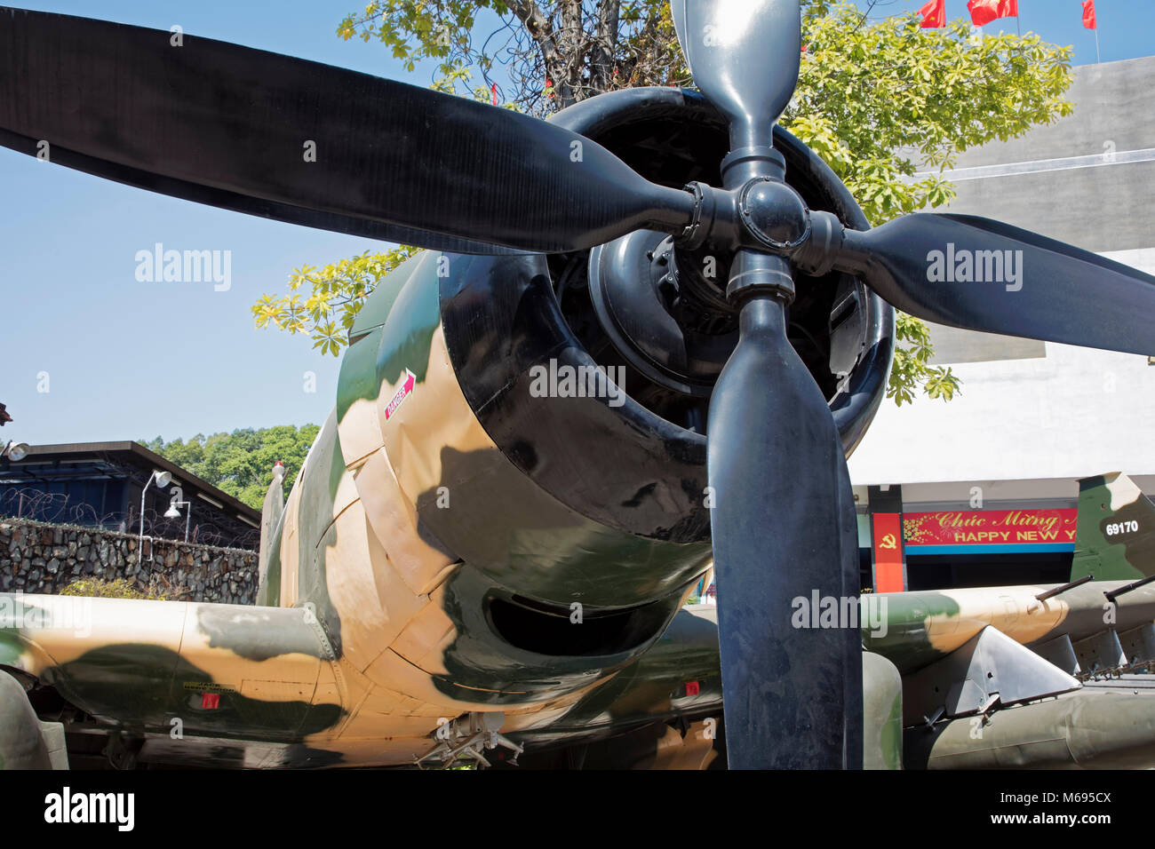Un Americano A-1 Skyraider sul display nel Museo dei Resti della Guerra in Ho Chi Minh City Vietnam Asia Foto Stock